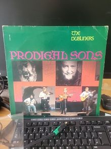 The Dubliners Prodigal sons vinyl. sleeve signed by the band.