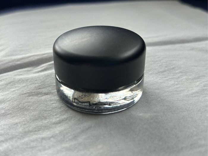 MAC Paint Pot 'Blackground'