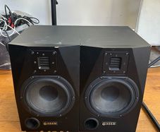 Adams Monitors (One monitor has no power)