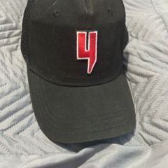 Yelir world hat