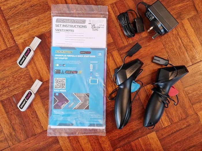 Scalextric New Figure 8 Track Layout: New ( set )