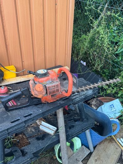 bush cutter