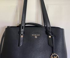 Michael Kors authentic Mel Handbag - like new