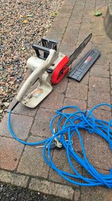 electric chainsaw