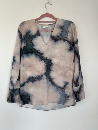 COS  Tie-Dye V-Neck Top
