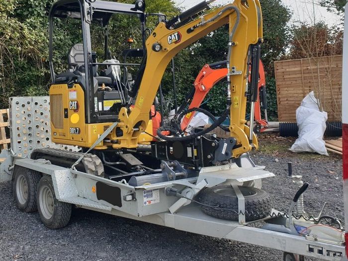 Mini digger and driver for hire/ Bricklayer