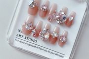 Press on nails