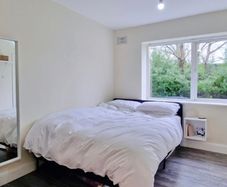 Kingsize bed