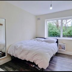 Kingsize bed