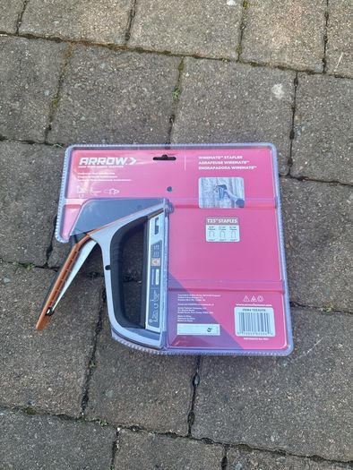 arrow stapler