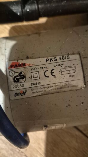 electric chainsaw