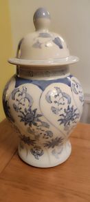 Blue and White Porcelain Ceramic Temple Jar Vase Chinoiserie Flower Garden