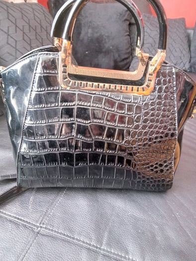 Black croc design Moda handbag