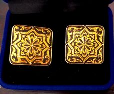 Vintage charming pair of cufflinks.