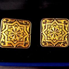 Vintage charming pair of cufflinks.