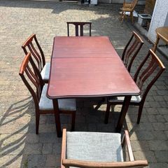 Rossmore Table with insert leaf, 2 carvers, 4 chairs