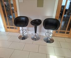 3 bar stools