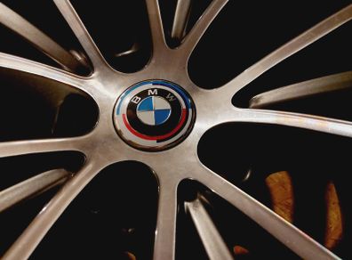 BMW Caps G Series G20 G30 G01 G02 (56mm) 50TH Anniversary Colours. Free Post