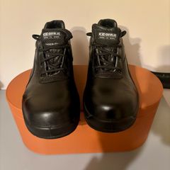 COFRA composite-toe runners  Brand New Size Nine