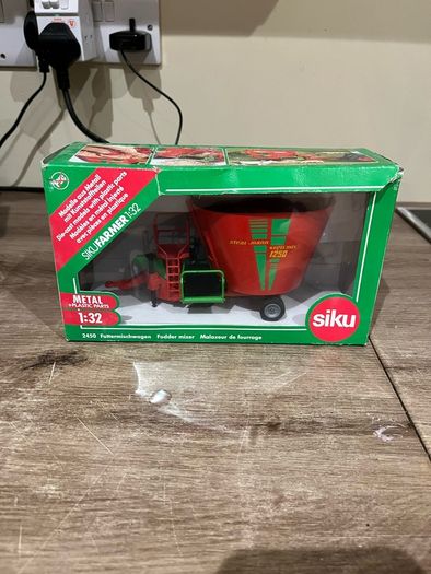 Model Strautmann Diet Feeder 1:32