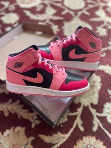 Nike Air Jordan 1 Mid Gs Coral Chalk