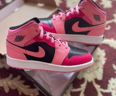 Nike Air Jordan 1 Mid Gs Coral Chalk