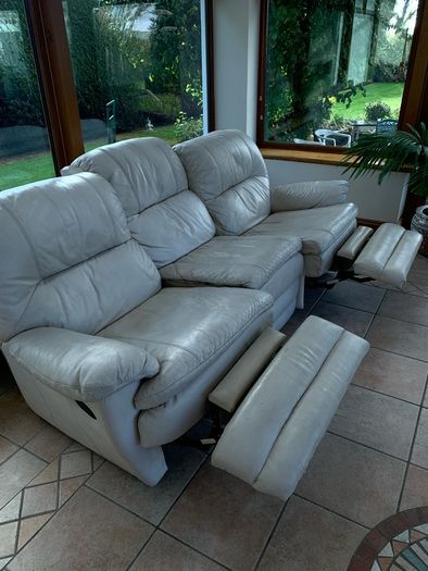 Reclining couch