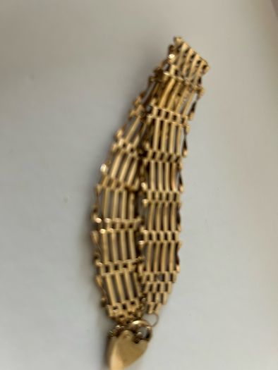 9ct gold gate bracelet
