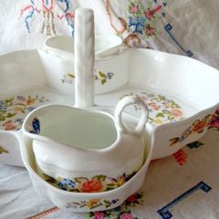 Aynsley Cottage Garden Strawberry Basket