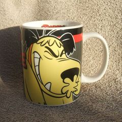 MUTTLEY (Wacky Racers TV cartoons) - ceramic mug featuring Muttley the dog (excellent clean condition)