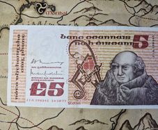 5 Pound B Series 14/10/77 Irish Note