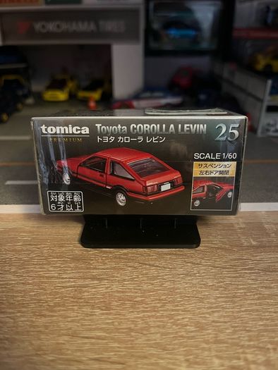 Tomica Premium Toyota AE86 twin cam