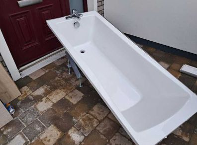 Roca Bathtub - Brand New & Unused