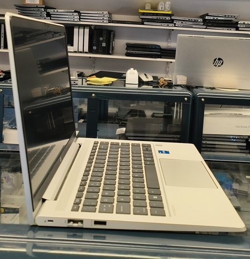 HP ProBook 440 G9 14'' Notebook i5-1235U 12th Gen 16GB RAM 256GB SSD Windows 11 Pro.