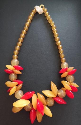Eye Catching Vintage Deadstock Necklace