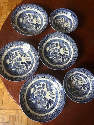 Willow Pattern dining set