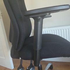 Office chair, barely used, great condition