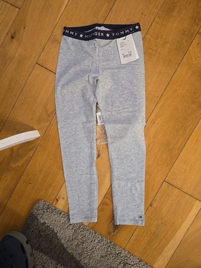 Tommy Hilfiger T-shirt & leggings age 4/5