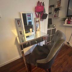 Mirror Vanity and chair Set