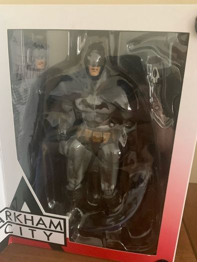 Batman Arkham city play arts Kai Dc comics
