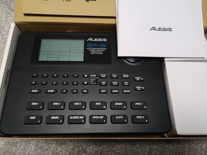 Alesis SR-16 Drum Machine