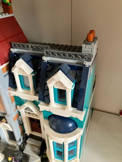 Lego Bookstore Modular set