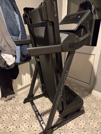 Treadmill ( folding)