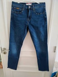 U S Polo Assn. Cotton denim jeans 32 inch waist and 30 inch leg with elasticated waist in very good condition see last two photos for exact measurements FREE STANDARD POSTAGE INCLUDED
