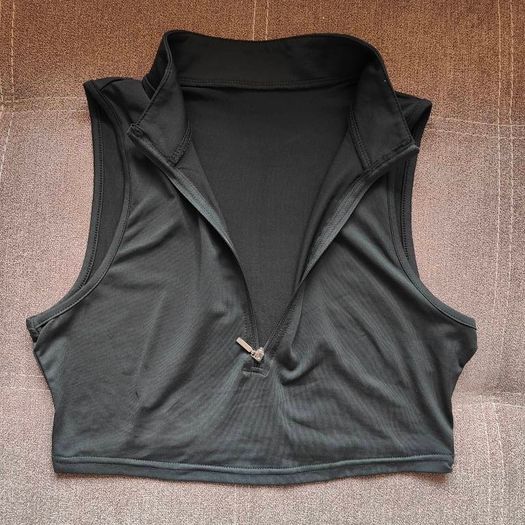 Blank front zipper cropped top size 10