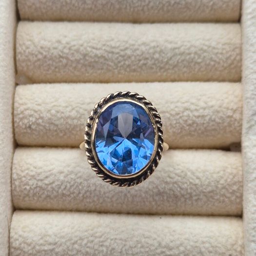 Ring gold 9k 375  with blue amethyst size L (51)( around 6g)