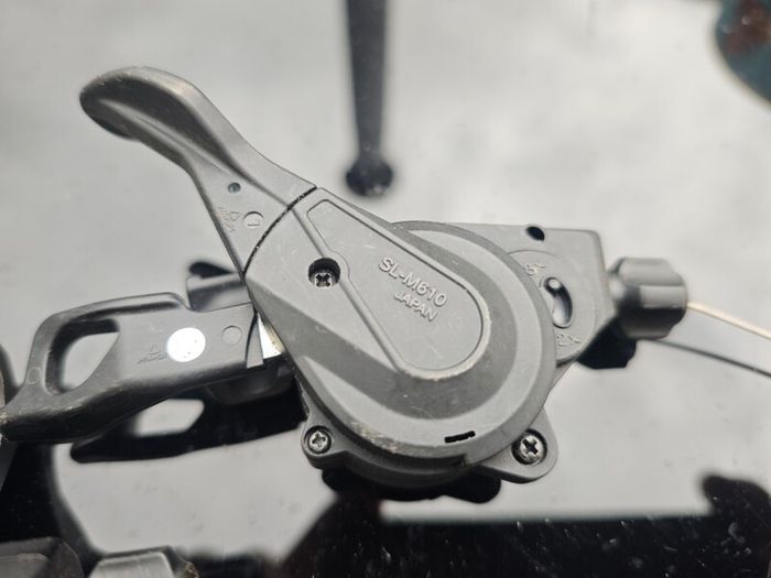 2 Shimano front mech levers
