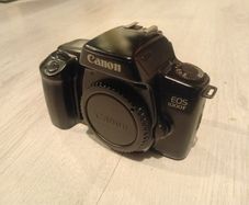 Canon EOS 1000F 35mm Film Camera