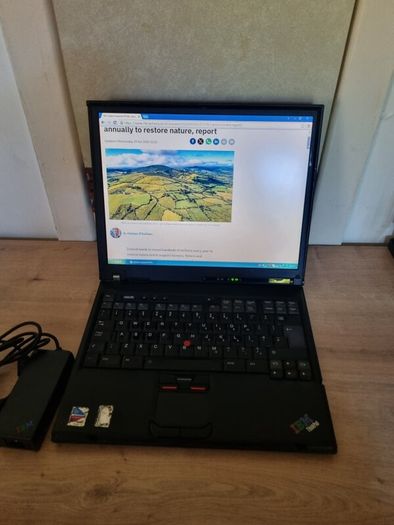 Vintage ThinkPad T42 Laptop Pentium M 1.7Ghz 1GB RAM 40GB HDD