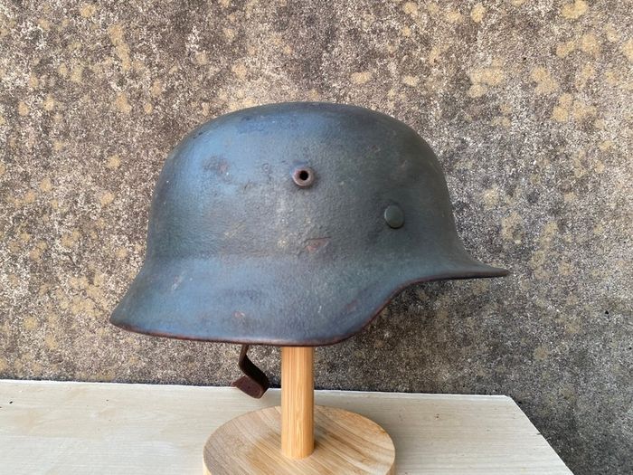 Original German WW2 Reissue M40 Stahlhelm. Militaria